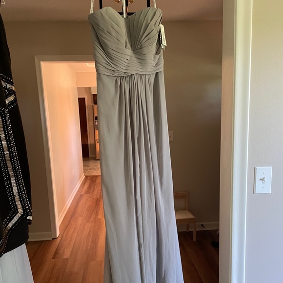 Grey David’s bridal strapless gown - Picture 1 of 3